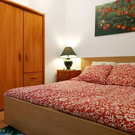 Garden House, Parking, 3 Mins Rer, 1km Paris Hébergement de vacances