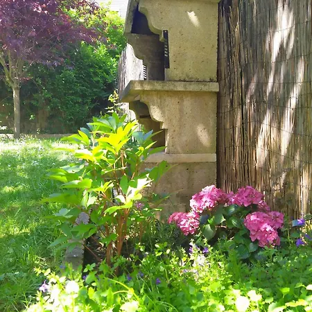 Дом отдыха Garden House, Parking, 3 Mins Rer, 1km Paris *
